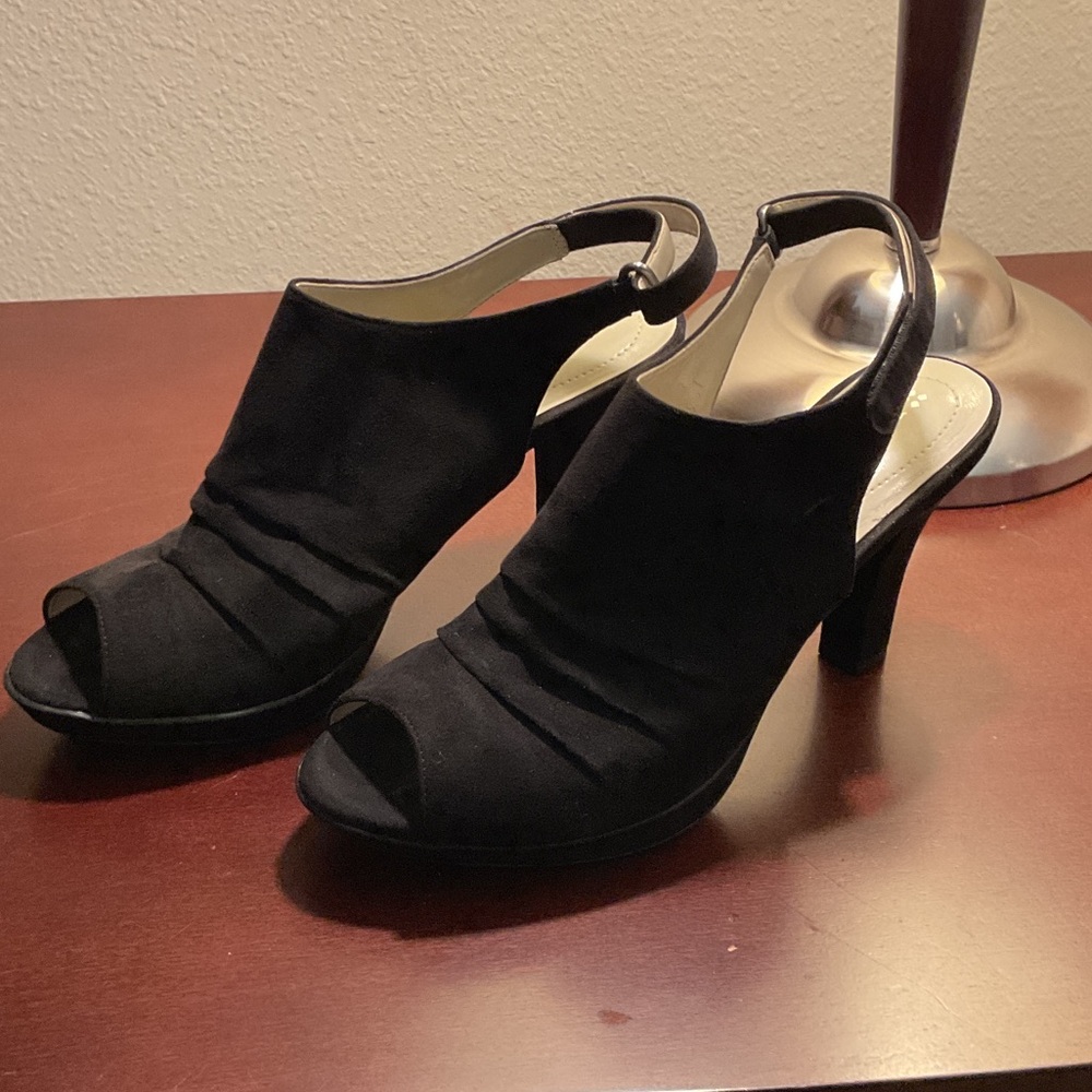 Black Open-Toe Slingback Heel - Women's Dress Sandals